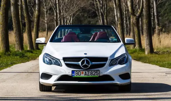 Mercedes E 220 for rent in Lustica Bay