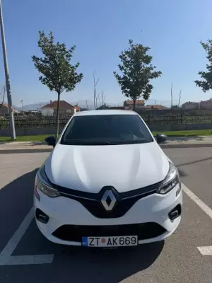 Renault Clio for rent in Montenegro