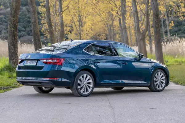 Skoda Superb for rent in Rose
