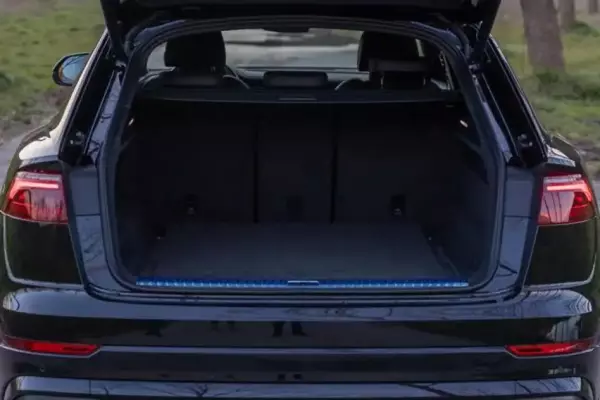 Audi Q8 for rent in Rose