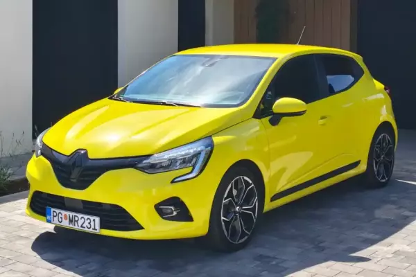 Renault Clio for rent in Montenegro