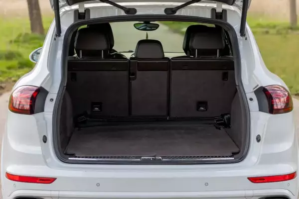 Porsche Cayenne for rent in Montenegro