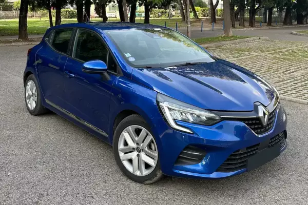 Renault Clio for rent in Igalo