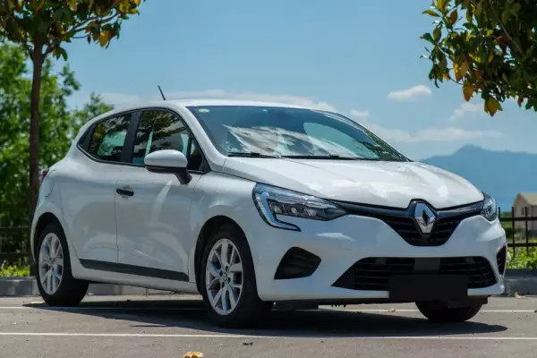 Renault Clio for rent in Montenegro