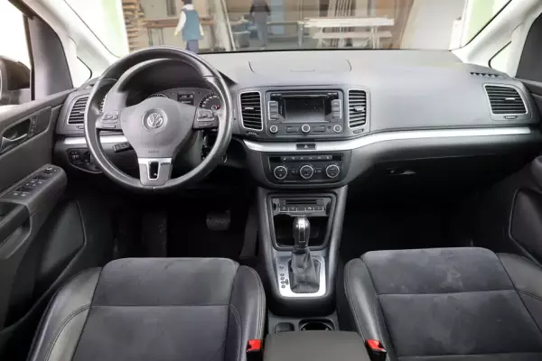 Volkswagen Sharan for rent in Bijela
