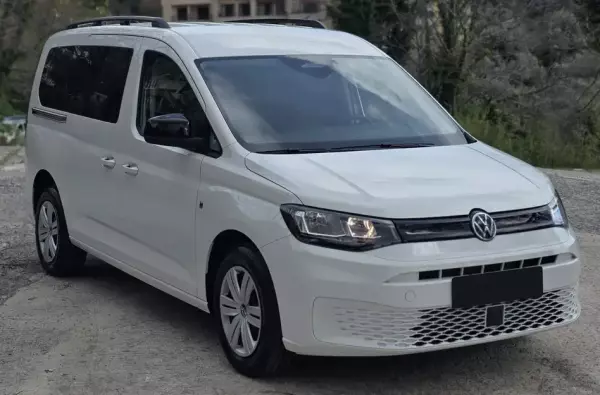 Volkswagen Caddy Maxi for rent in Bijela