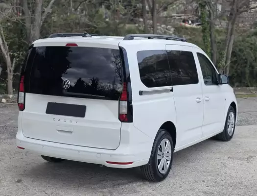 Volkswagen Caddy Maxi for rent in Bijela