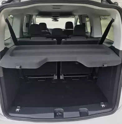 Volkswagen Caddy Maxi for rent in Bijela
