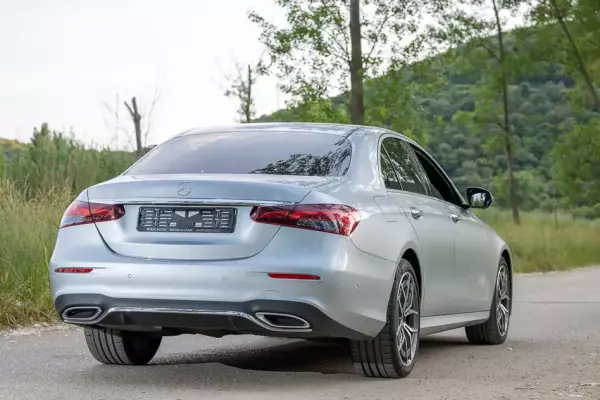 Mercedes E 220 for rent in Bečići