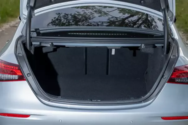 Mercedes E 220 for rent in Bečići