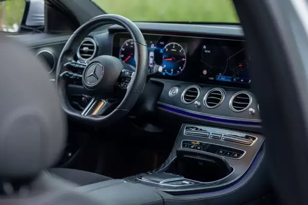 Mercedes E 220 for rent in Bečići