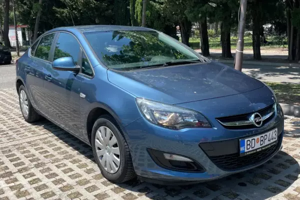 Opel Astra for rent in Montenegro