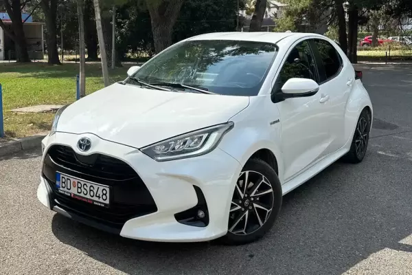 Toyota Yaris for rent in Ulcinj