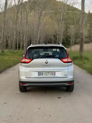 Renault Grand Scenic for rent in Rose