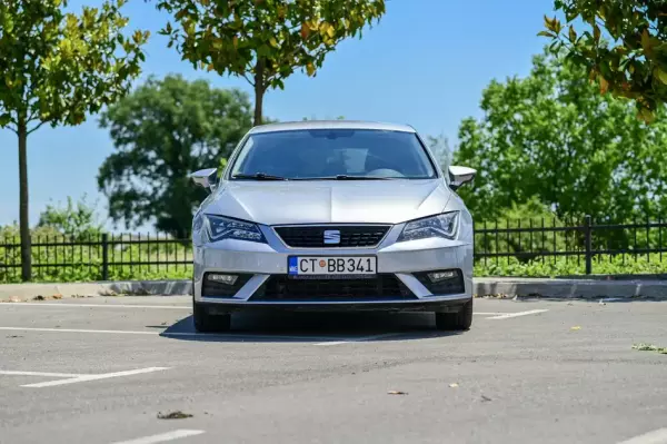 Seat Leon for rent in Igalo