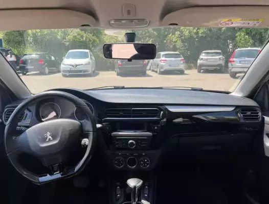 Peugeot 301 for rent in Igalo