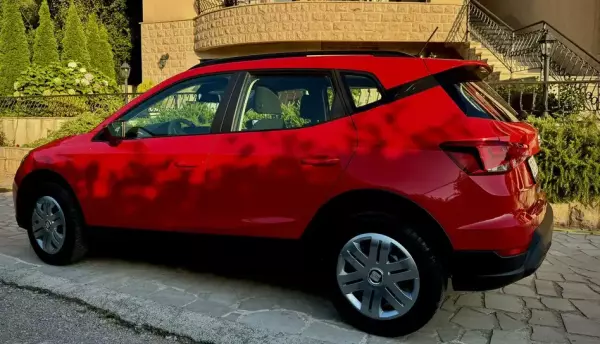 Seat Arona for rent in Bečići