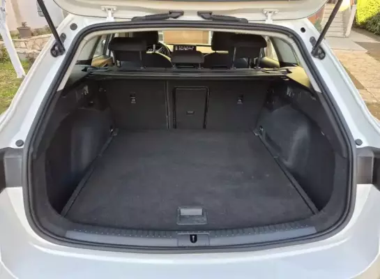 Seat Leon for rent in Rose