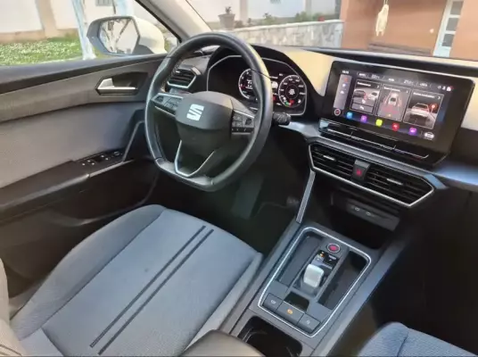 Seat Leon for rent in Rose