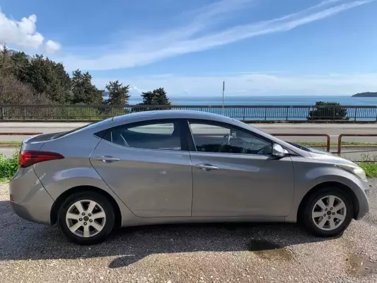 Hyundai Elantra for rent in Rose