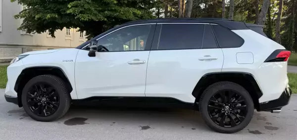 Toyota RAV4 for rent in Niksic