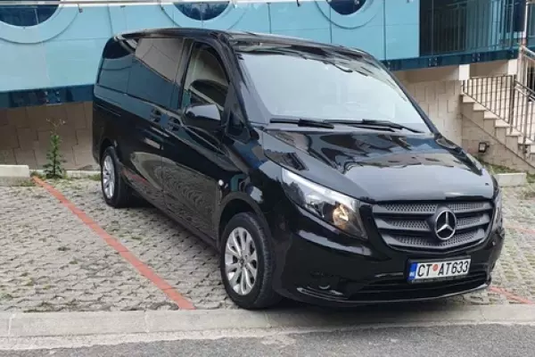 Mercedes Vito for rent in Rose