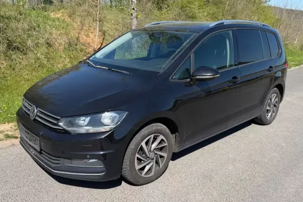 Volkswagen Touran for rent in Montenegro