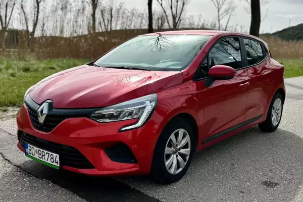 Renault Clio for rent in Igalo