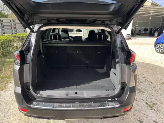 Peugeot 5008 for rent in Zabljak