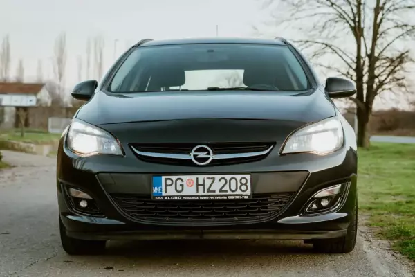 Opel Astra for rent in Niksic