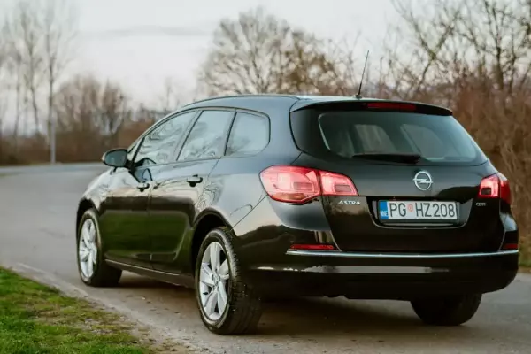 Opel Astra for rent in Niksic