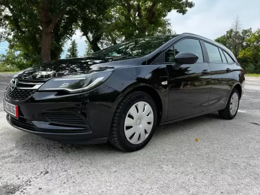Opel Astra for rent in Bečići