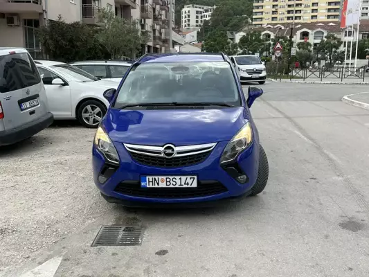 Opel Zafira for rent in Lustica Bay
