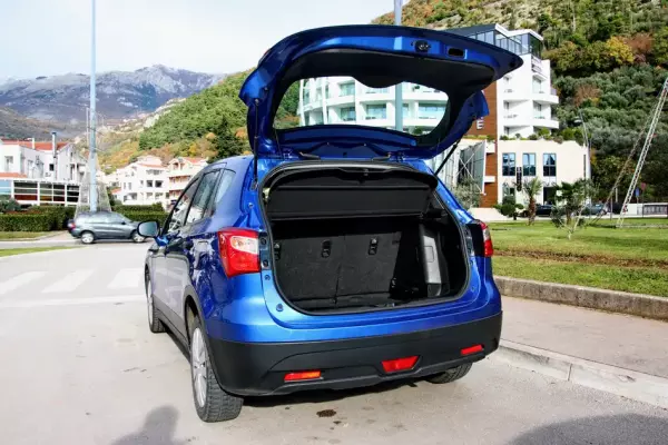 Suzuki S-Cross for rent in Bečići