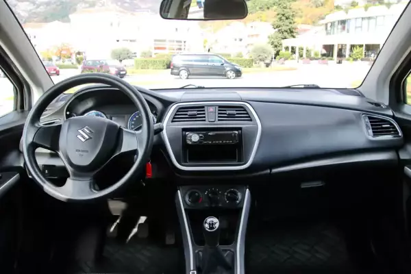 Suzuki S-Cross for rent in Bečići