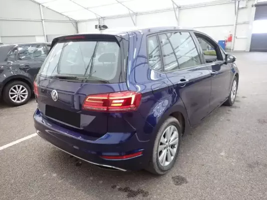 Volkswagen Golf Sportsvan for rent in Rose