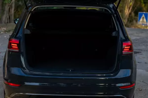 Volkswagen Golf Sportsvan for rent in Igalo