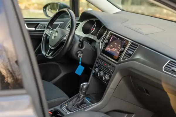 Volkswagen Golf Sportsvan for rent in Igalo