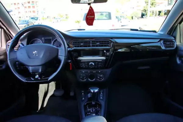 Peugeot 301 for rent in Bečići