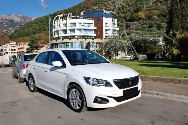 Peugeot 301 for rent in Bečići
