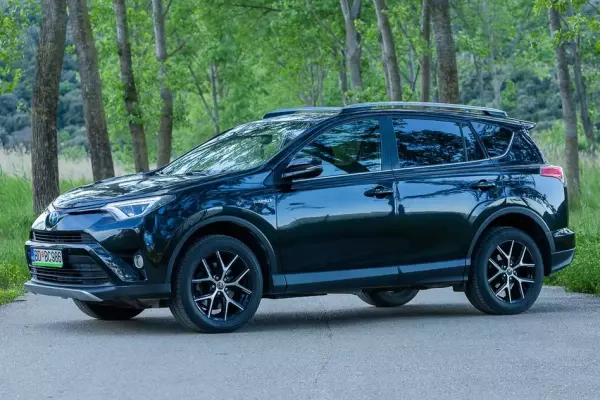 Toyota RAV4 for rent in Prcanj
