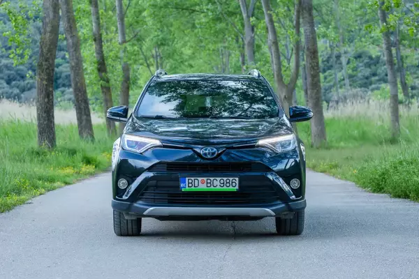 Toyota RAV4 for rent in Prcanj