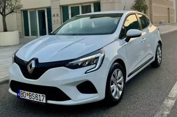 Renault Clio for rent in Montenegro