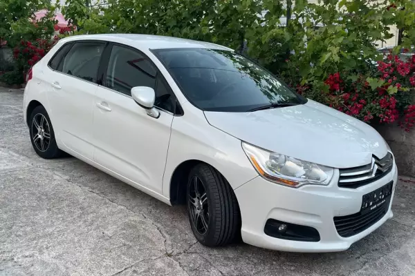 Citroen C4 for rent in Kotor