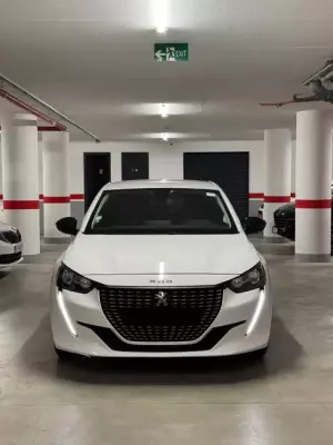 Peugeot 208 for rent in Bar