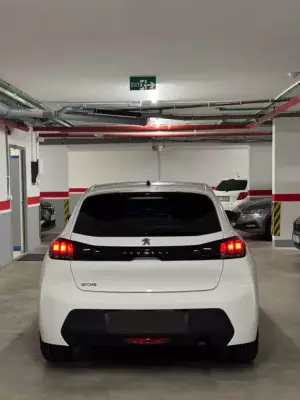 Peugeot 208 for rent in Bar