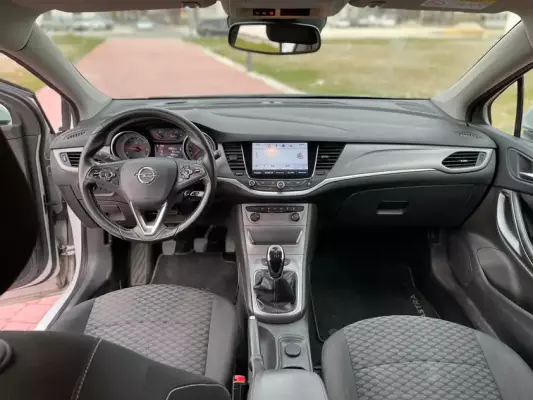 Opel Astra for rent in Bijela