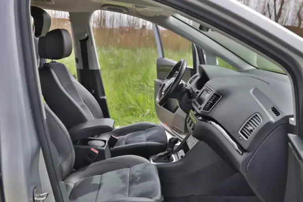 Volkswagen Sharan for rent in Budva