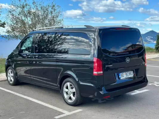 Mercedes V200 for rent in Rose