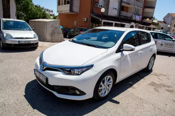 Toyota Auris for rent in Petrovac